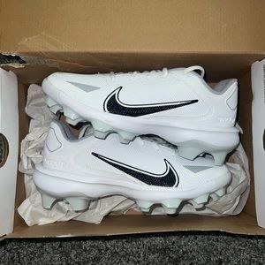 NEW IN BOX!! Nike Force Trout 8 MCS Cleats, Size: 5Y